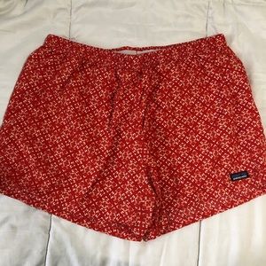 Patagonia Women’s Baggies in Red/Orange XL